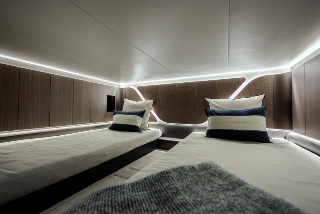 Slide: The Image of Galeon 375 GTO 2026 - 22
