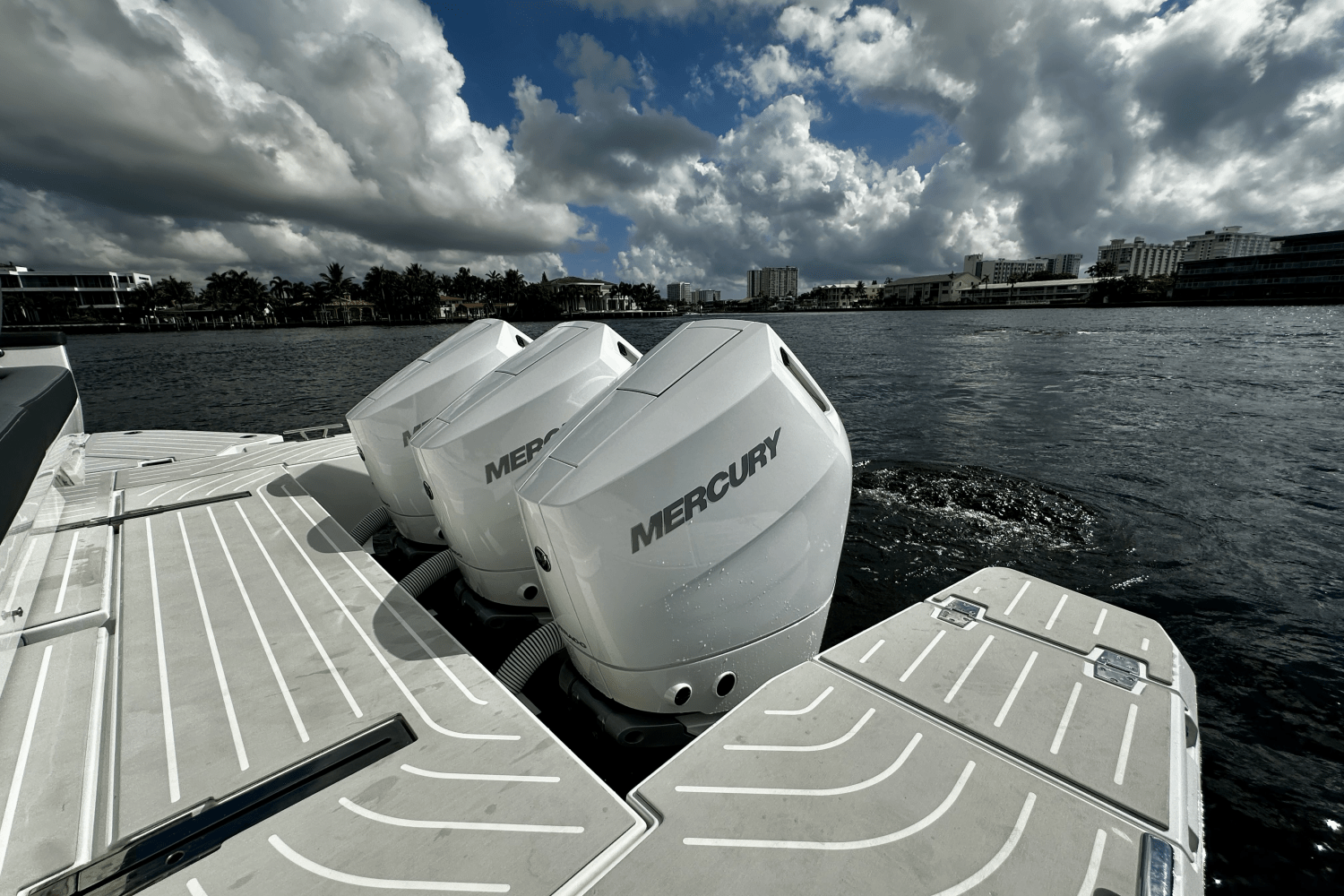 Slide: The Image of Galeon 375 GTO 2026 - 23