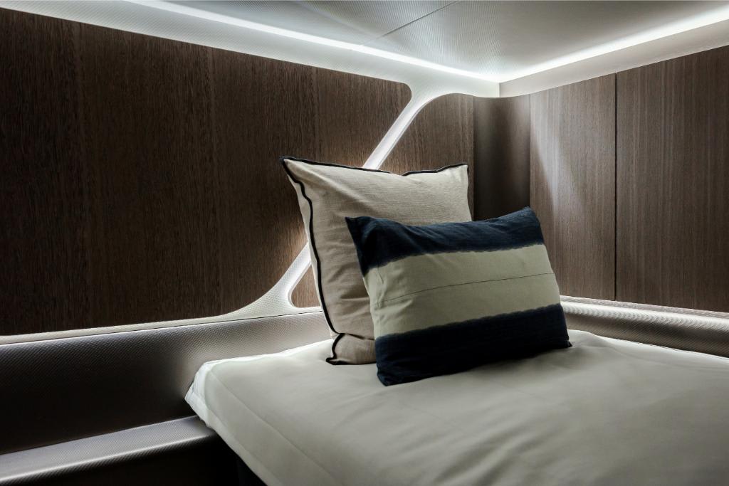 Slide: The Image of Galeon 375 GTO 2026 - 24