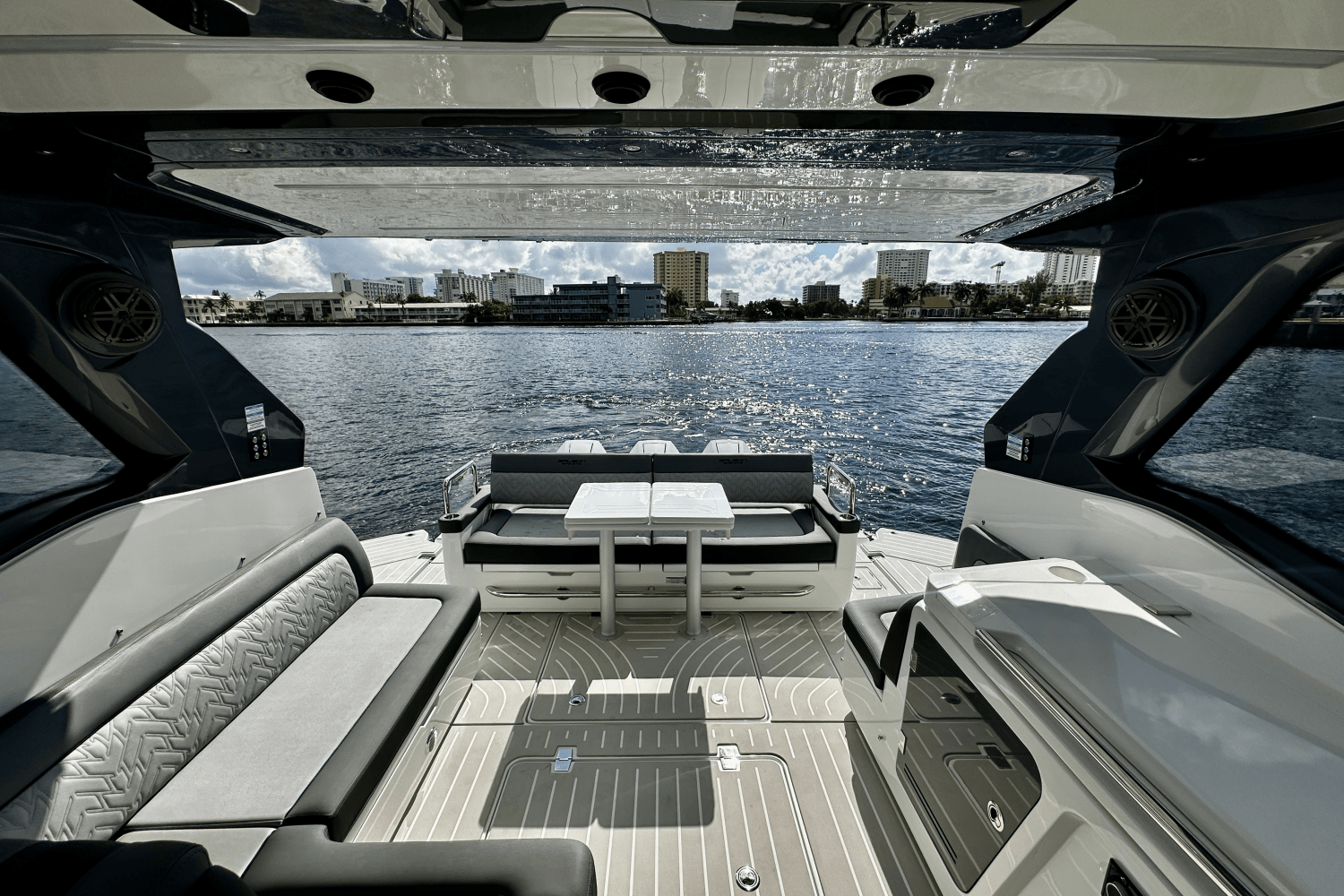 Slide: The Image of Galeon 375 GTO 2026 - 26
