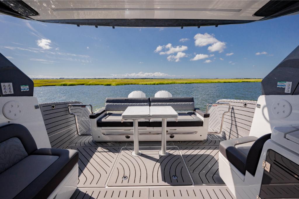 Slide: The Image of Galeon 375 GTO 2026 - 270