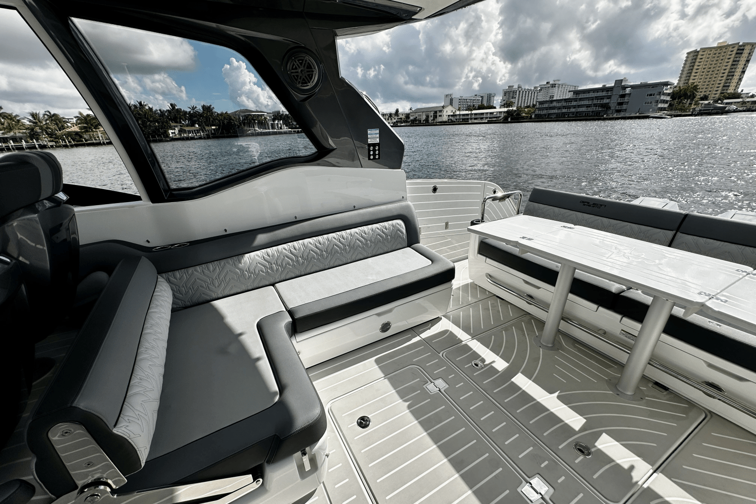 Slide: The Image of Galeon 375 GTO 2026 - 30