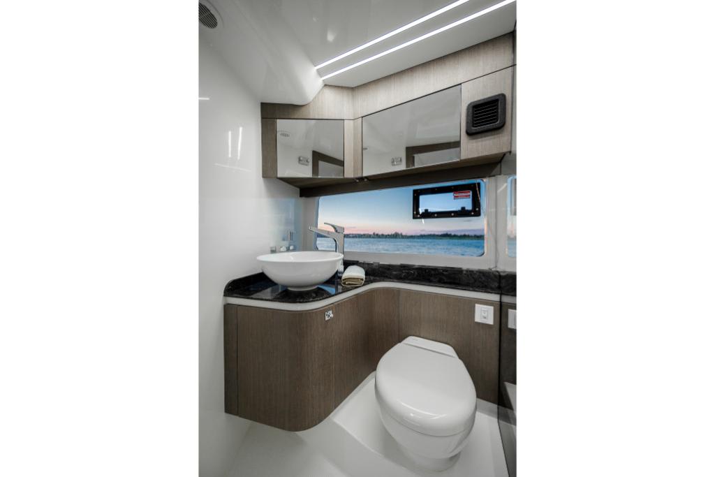 Slide: The Image of Galeon 375 GTO 2026 - 31