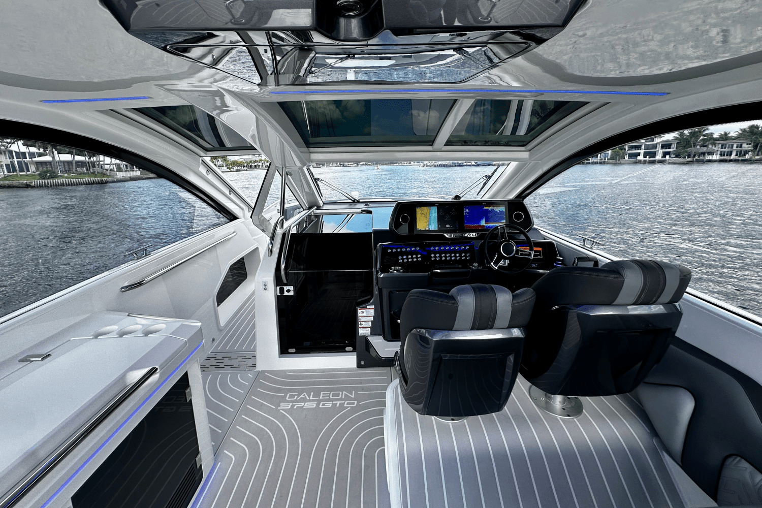 Slide: The Image of Galeon 375 GTO 2026 - 32