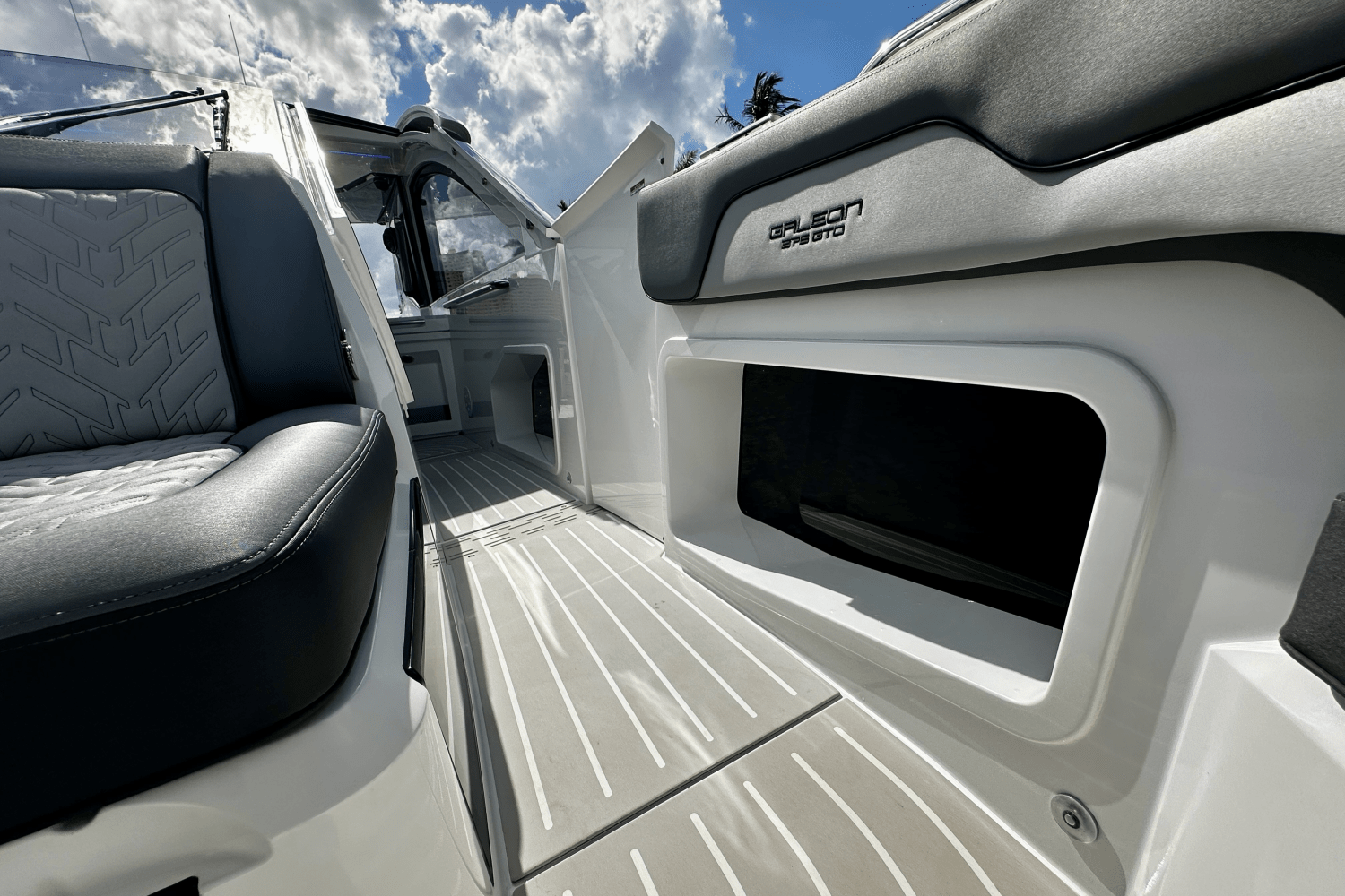 Slide: The Image of Galeon 375 GTO 2026 - 37