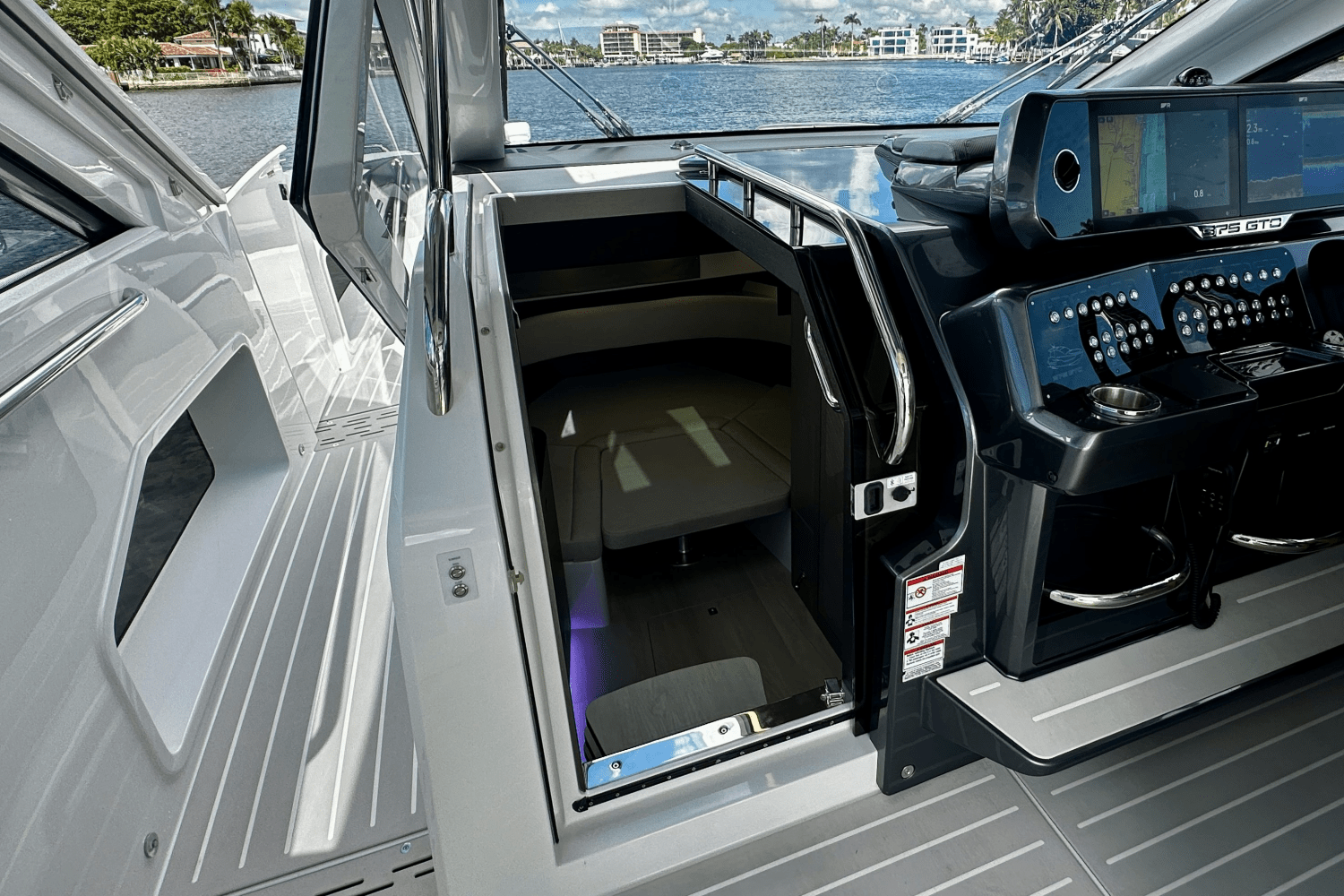 Slide: The Image of Galeon 375 GTO 2026 - 39