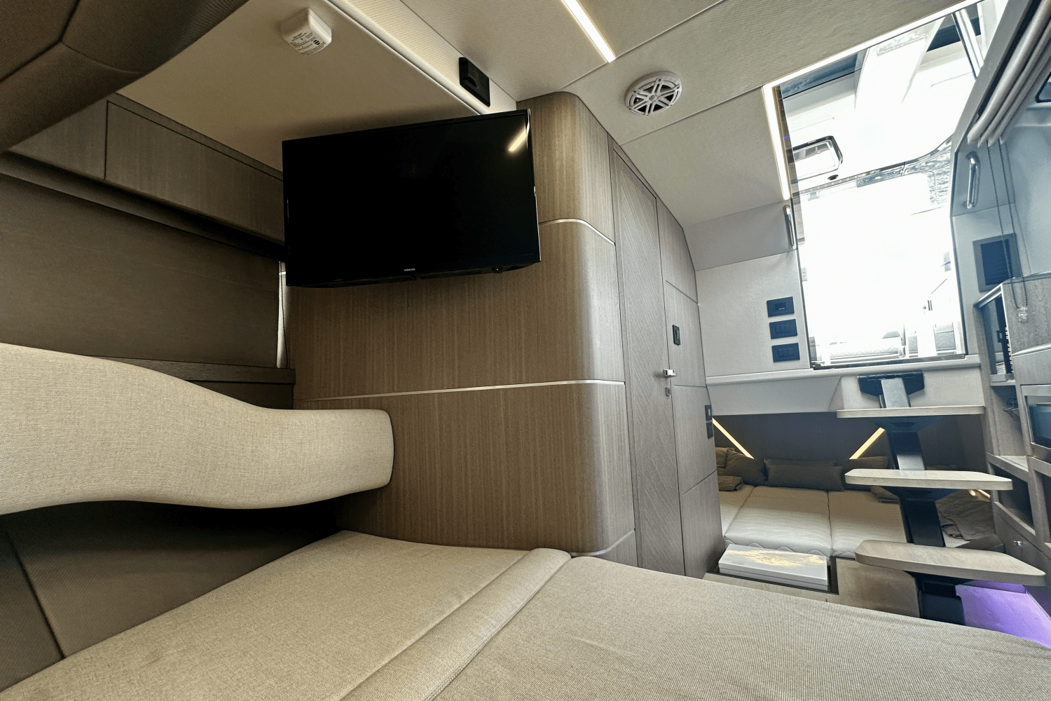 Slide: The Image of Galeon 375 GTO 2026 - 43