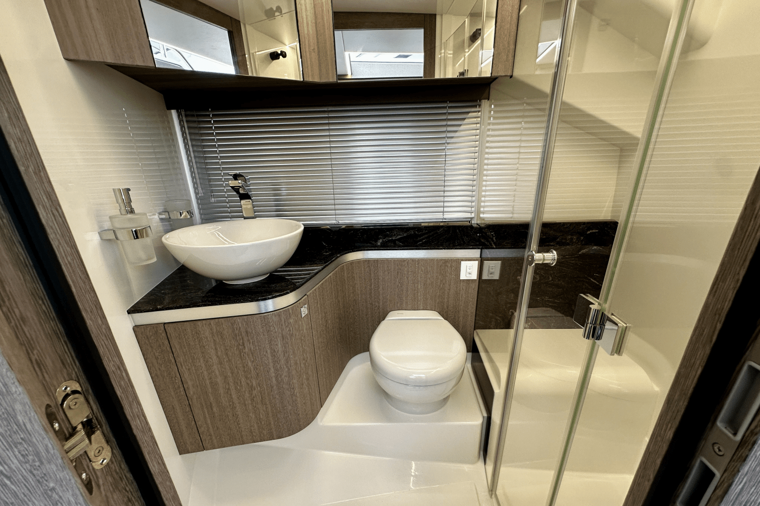 Slide: The Image of Galeon 375 GTO 2026 - 45