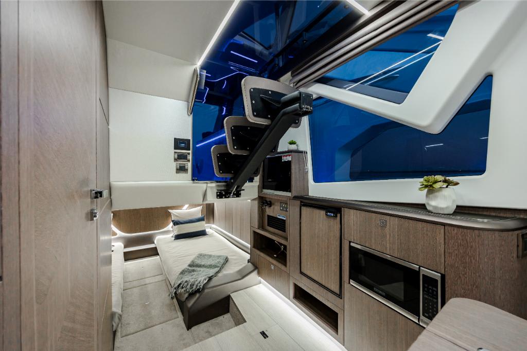 Slide: The Image of Galeon 375 GTO 2026 - 48