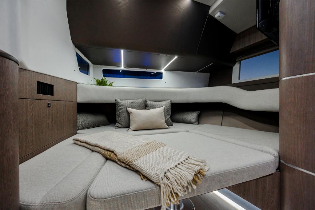 Slide: The Image of Galeon 375 GTO 2026 - 50