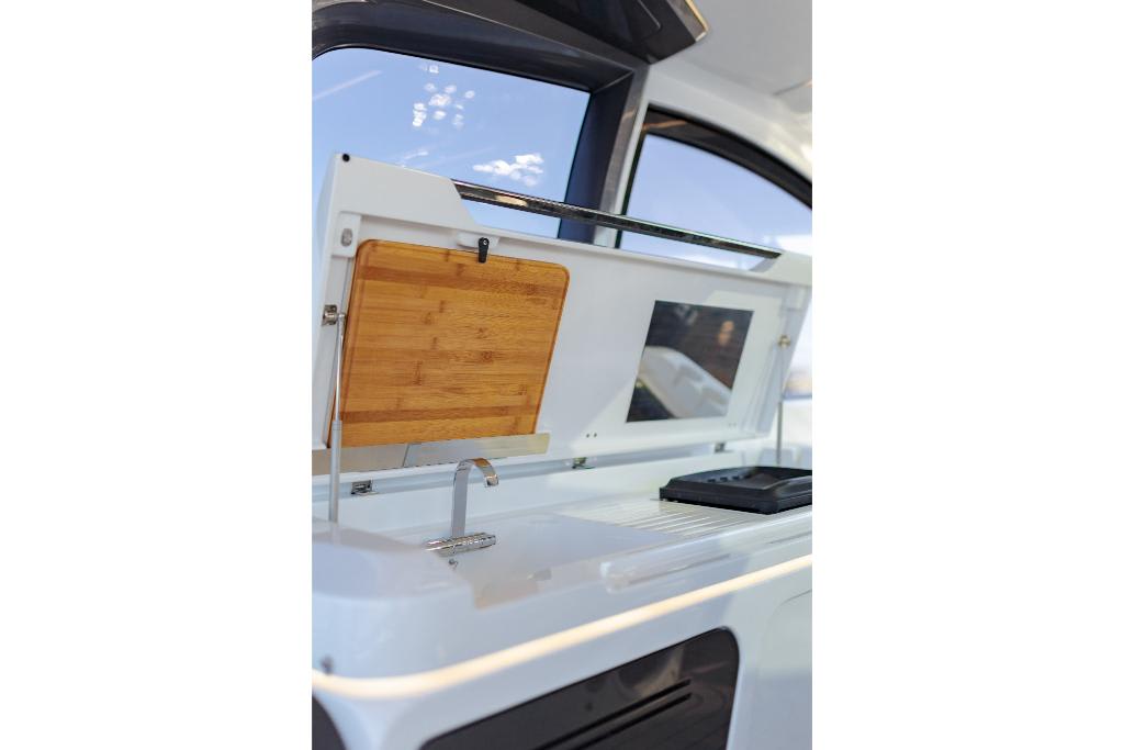 Slide: The Image of Galeon 375 GTO 2026 - 72