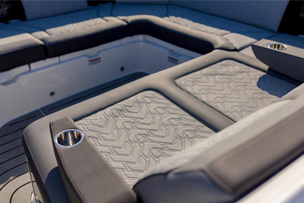 Slide: The Image of Galeon 375 GTO 2026 - 78