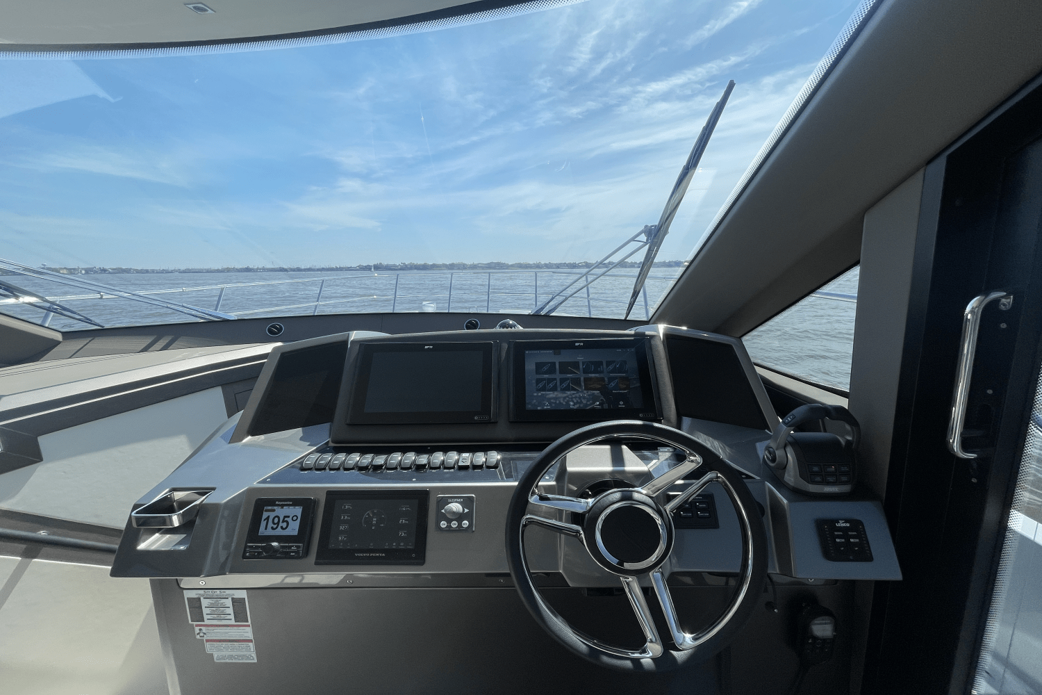 Slide: The Image of Galeon 400 FLY 2024 - 12