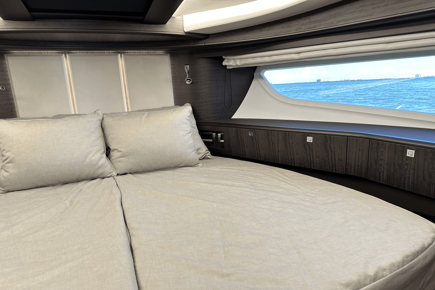 Slide: The Image of Galeon 400 FLY 2024 - 13