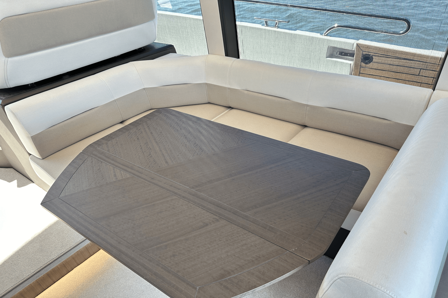 Slide: The Image of Galeon 400 FLY 2024 - 19