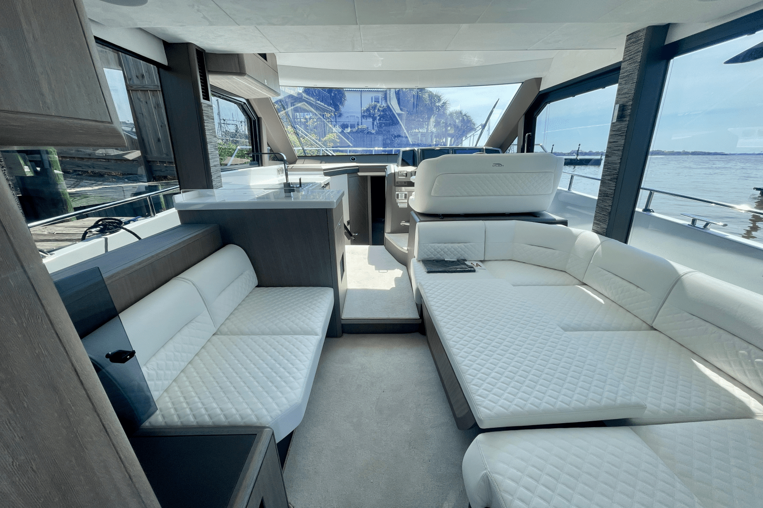 Slide: The Image of Galeon 400 FLY 2024 - 2