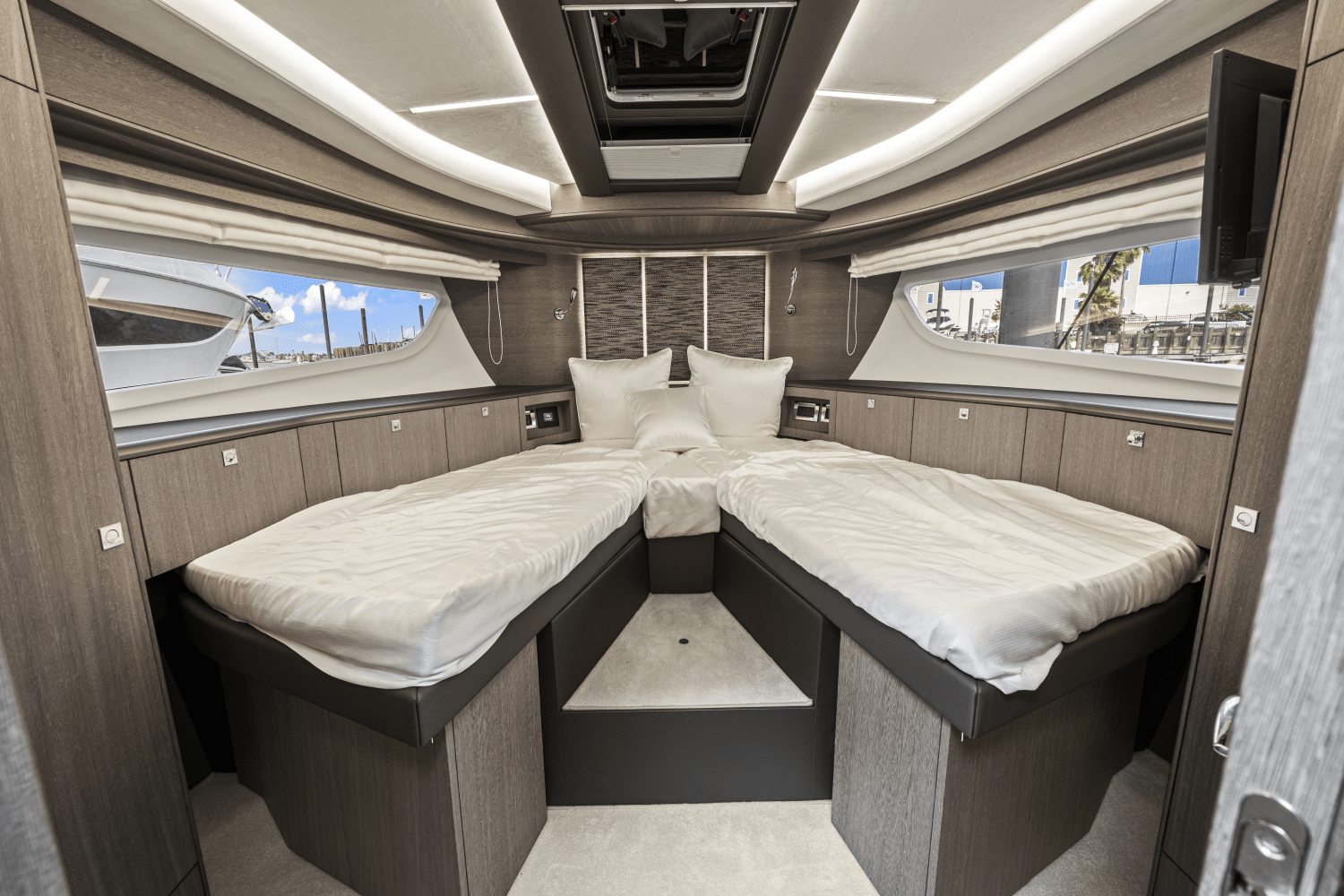 Slide: The Image of Galeon 400 FLY 2024 - 21