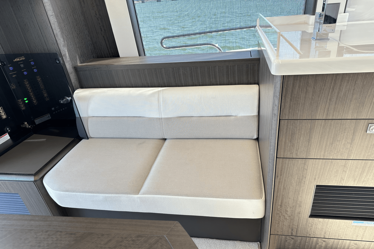 Slide: The Image of Galeon 400 FLY 2024 - 21