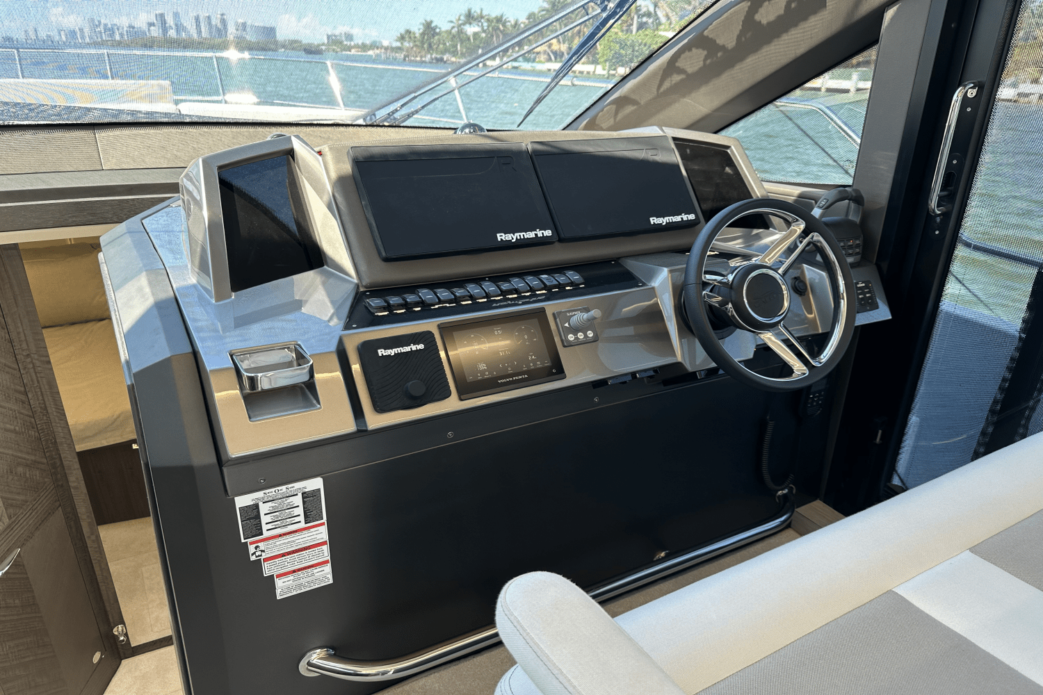 Slide: The Image of Galeon 400 FLY 2024 - 22