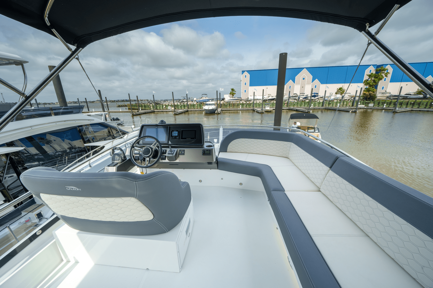 Slide: The Image of Galeon 400 FLY 2024 - 23
