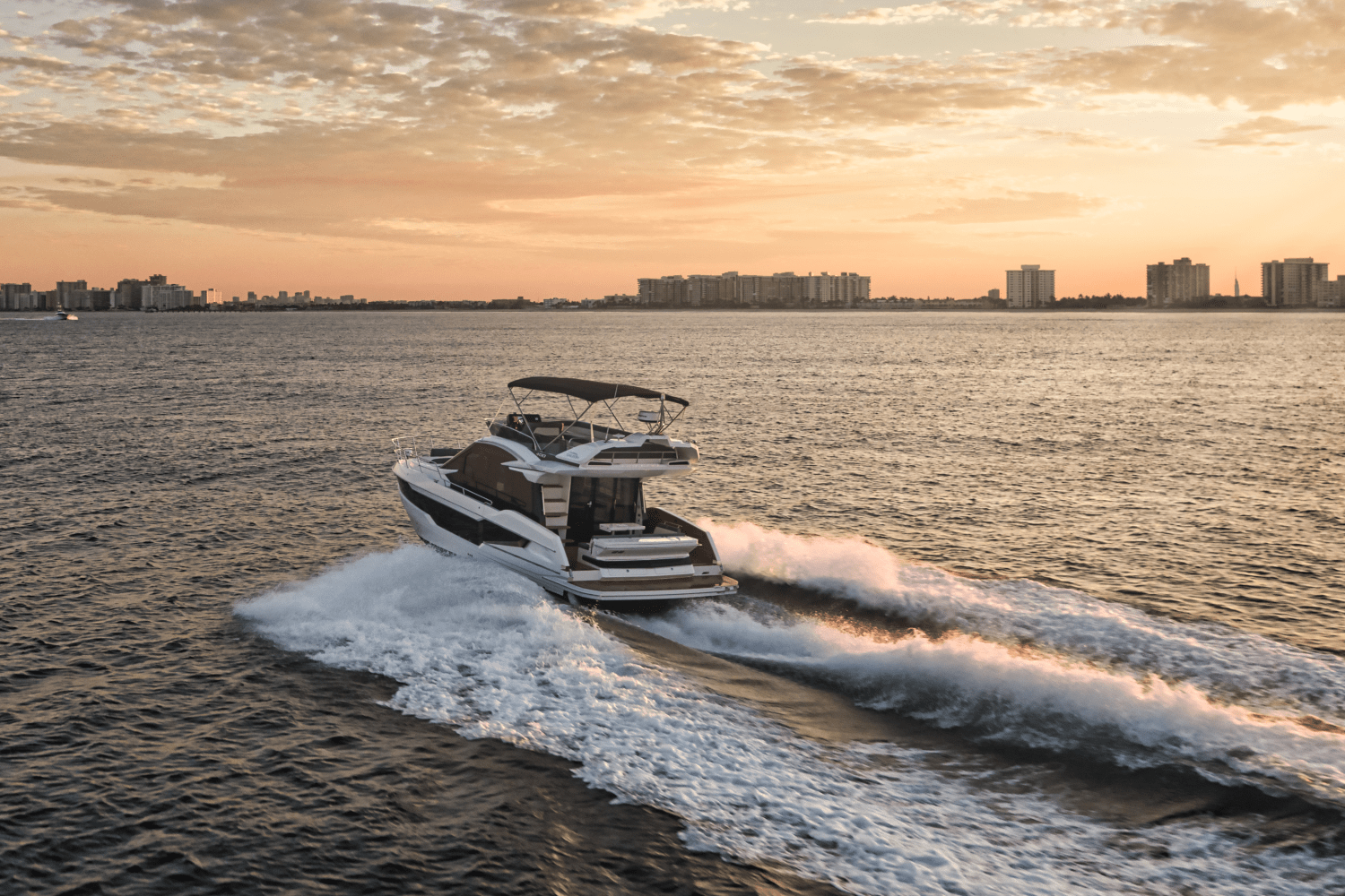 Slide: The Image of Galeon 400 FLY 2024 - 7