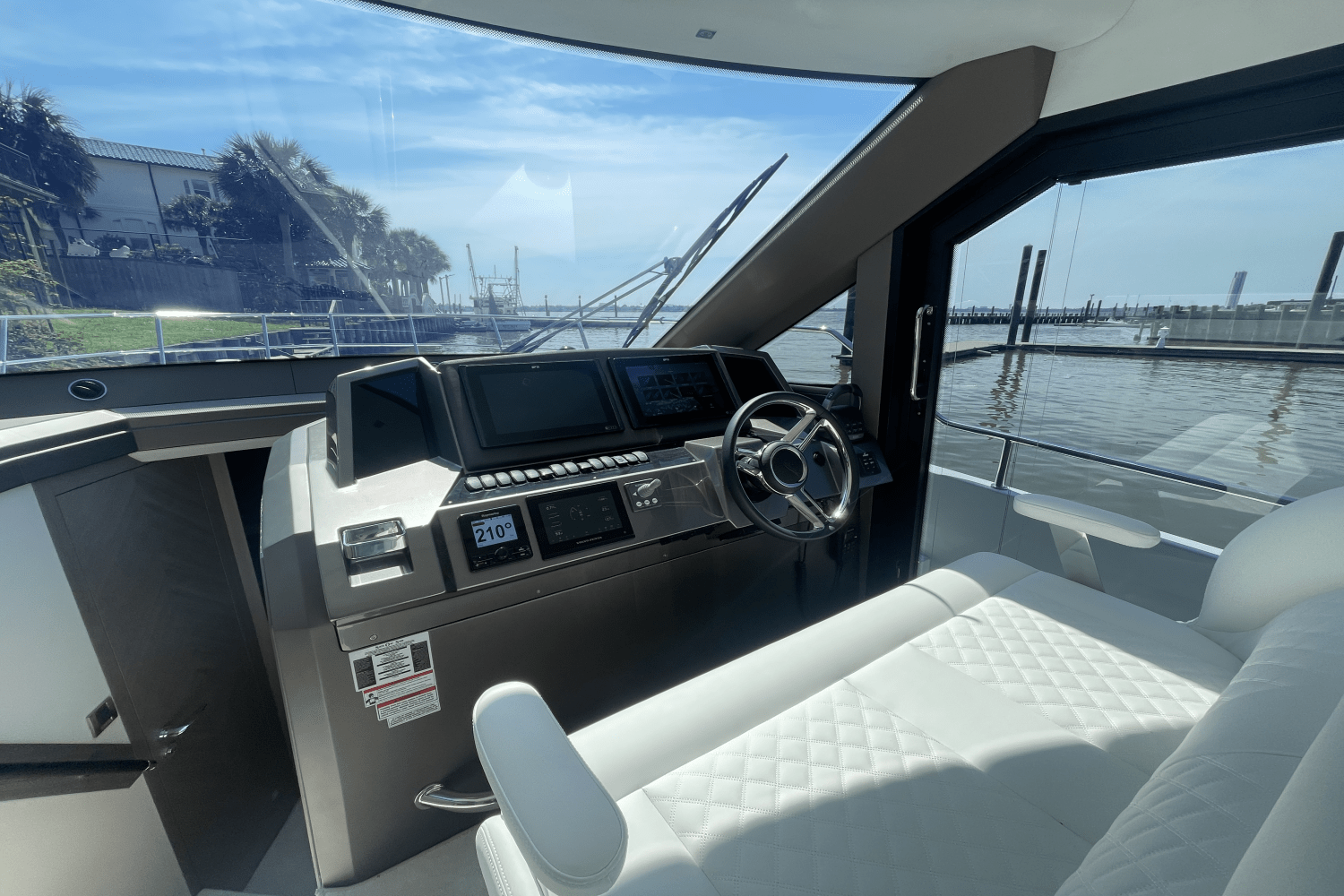 Slide: The Image of Galeon 400 FLY 2024 - 8