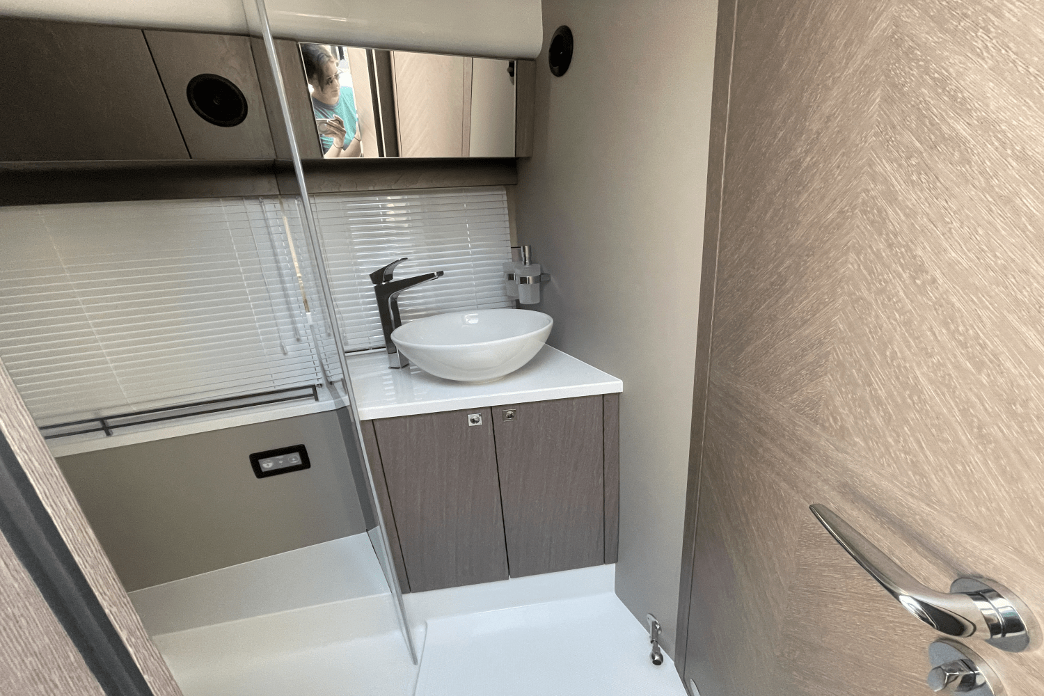 Slide: The Image of Galeon 400 FLY 2024 - 9