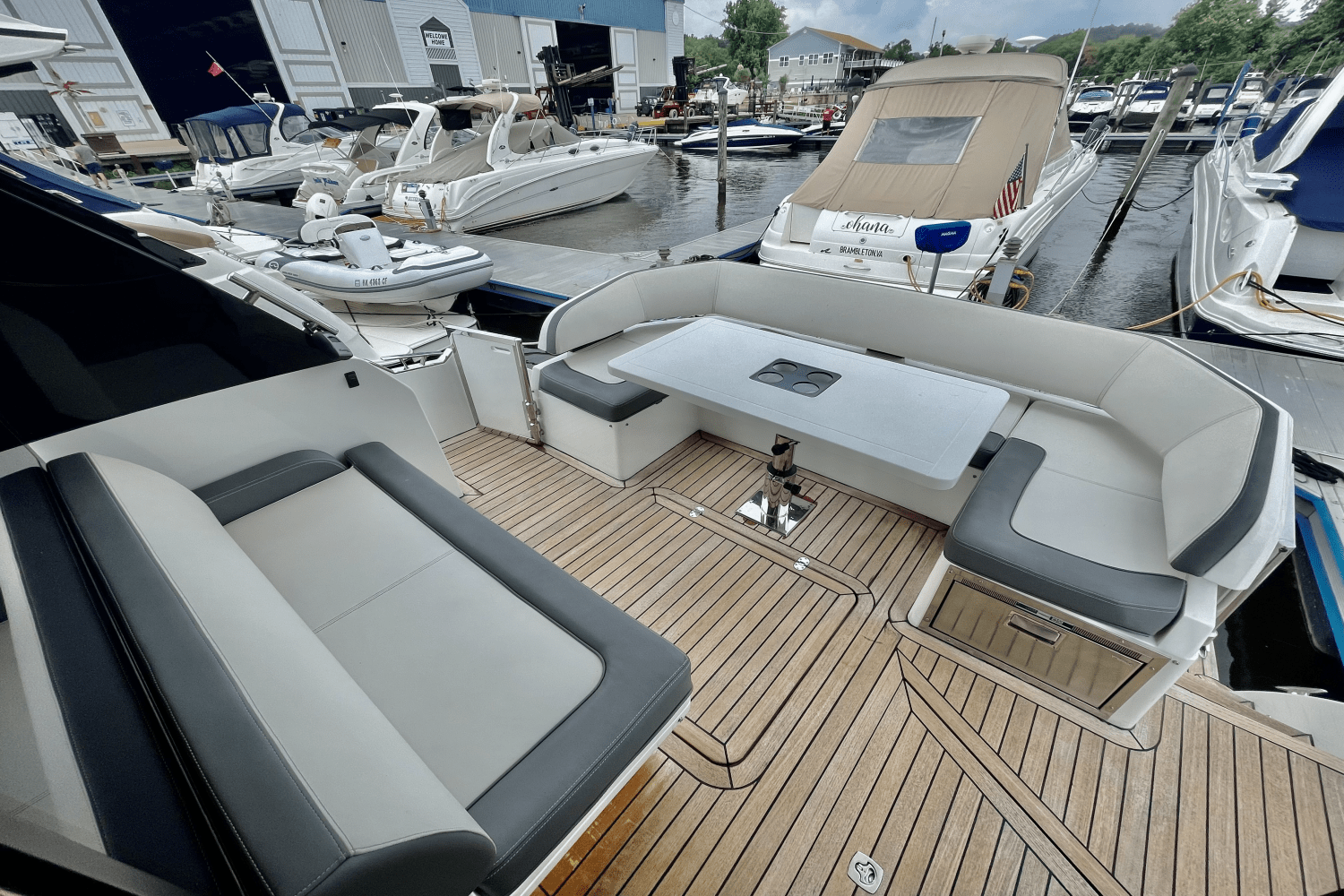 Slide: The Image of Galeon 425 HTS 2019 - 9