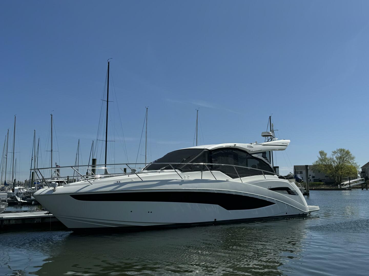Slide: The Image of Galeon 425 HTS 2021 - 5500329