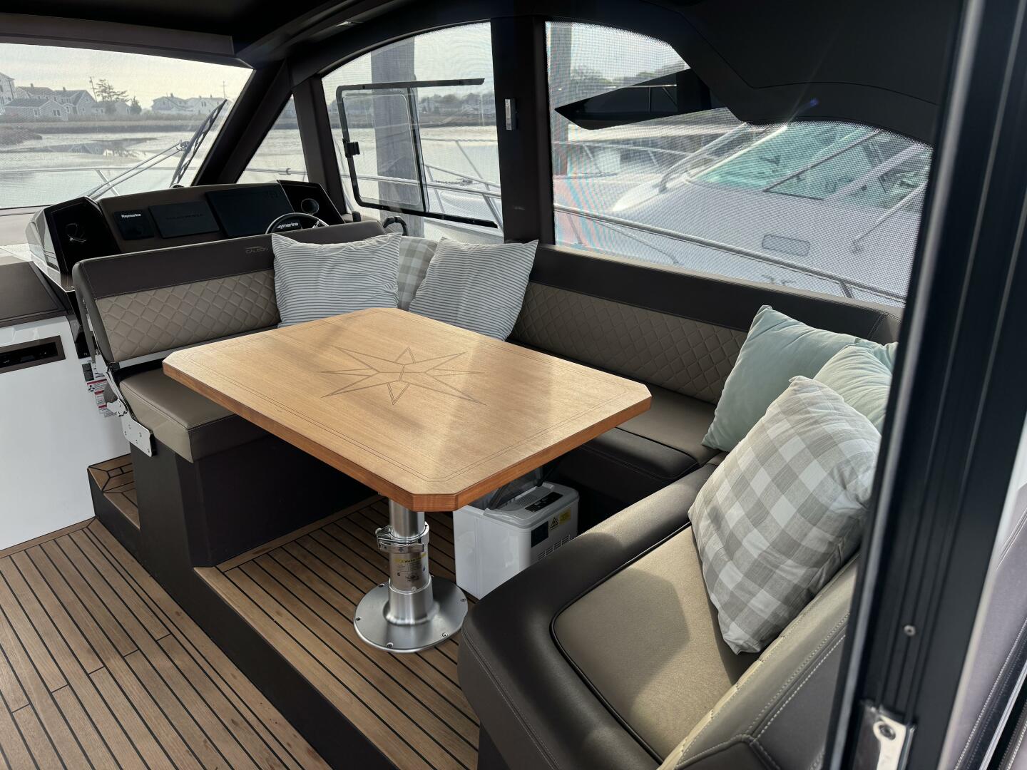 Slide: The Image of Galeon 425 HTS 2021 - 5500333