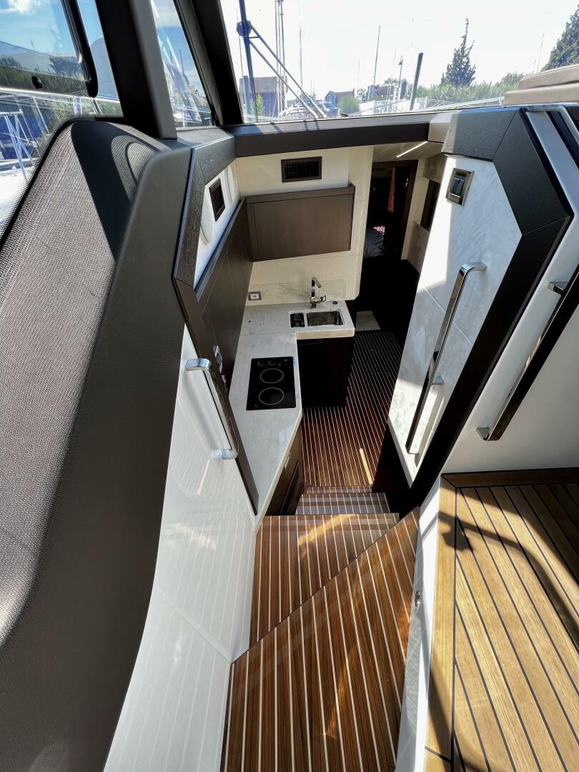 Slide: The Image of Galeon 425 HTS 2021 - 5500960