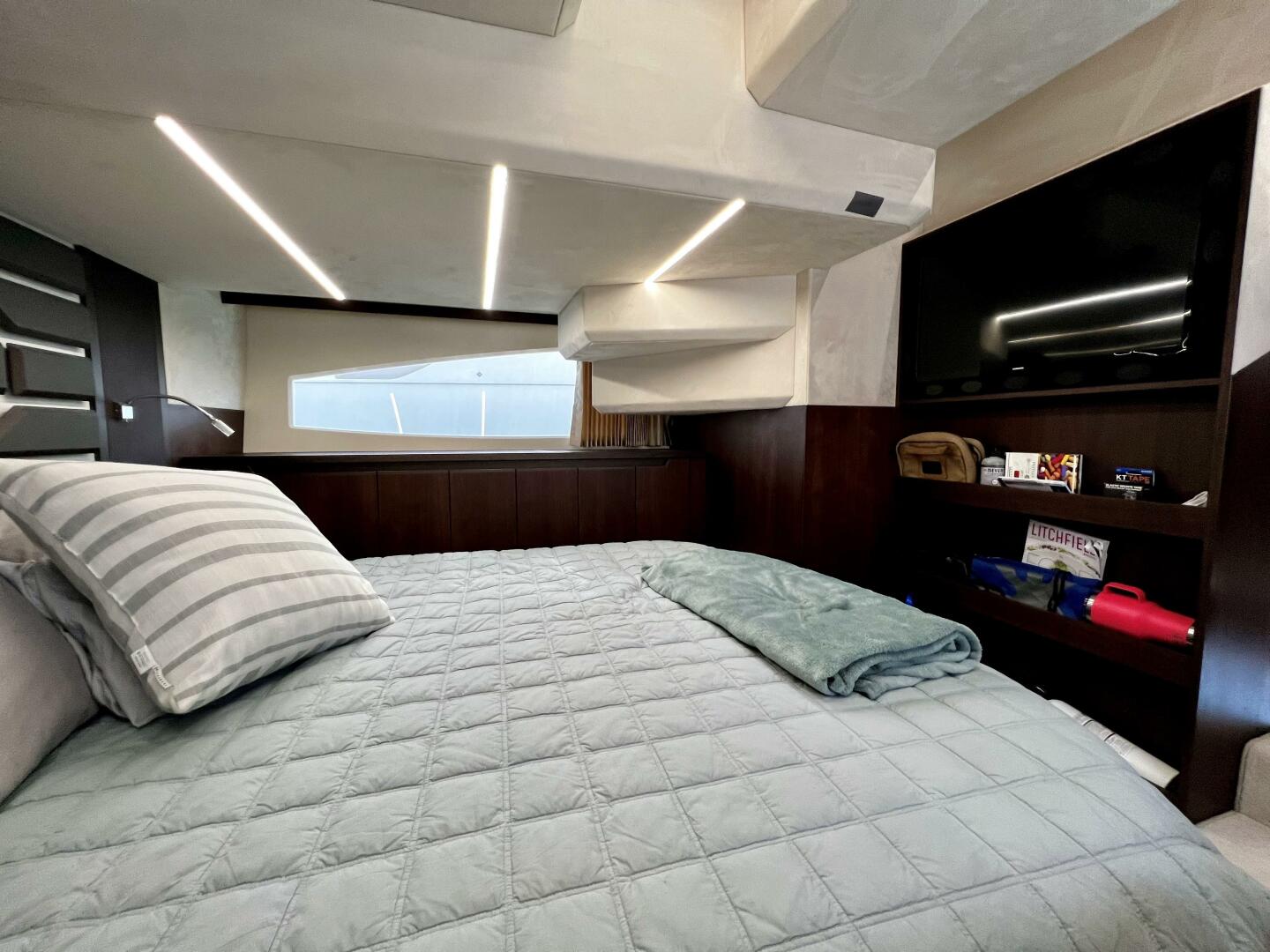 Slide: The Image of Galeon 425 HTS 2021 - 5500973
