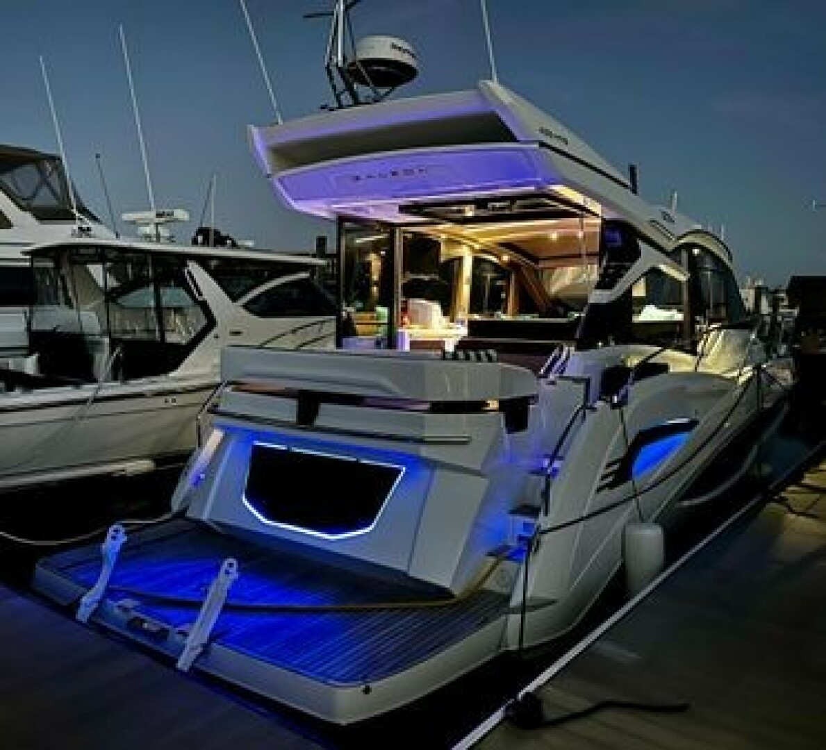 Slide: The Image of Galeon 425 HTS 2021 - 5500289
