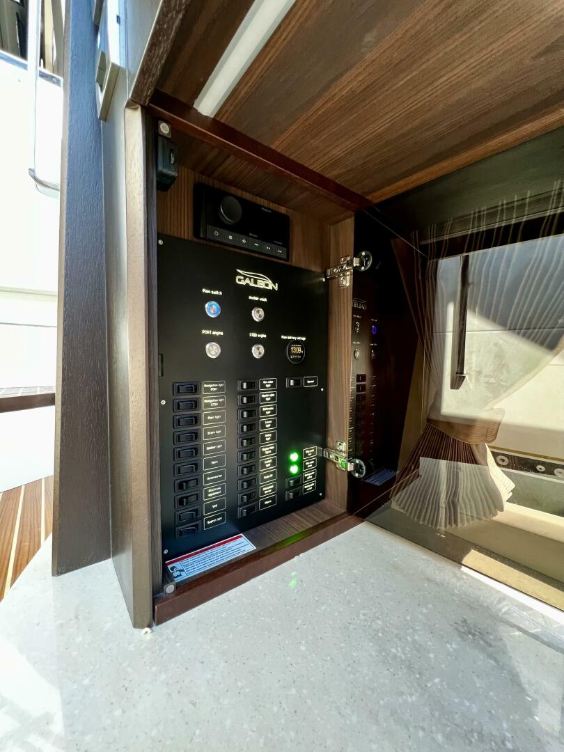 Slide: The Image of Galeon 425 HTS 2021 - 5500963