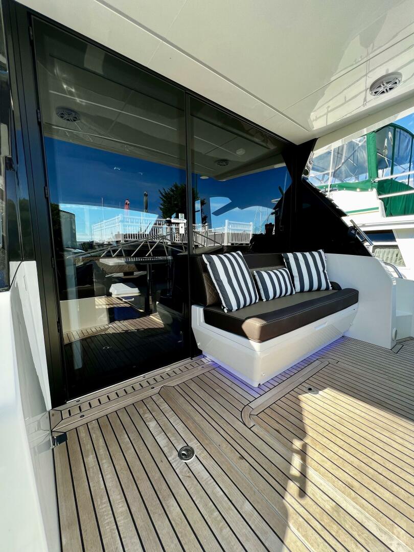 Slide: The Image of Galeon 425 HTS 2021 - 5500955