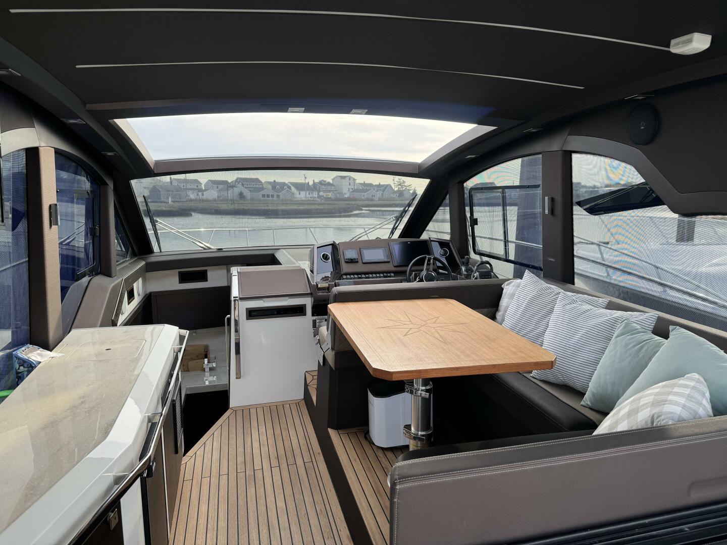 Slide: The Image of Galeon 425 HTS 2021 - 5500335
