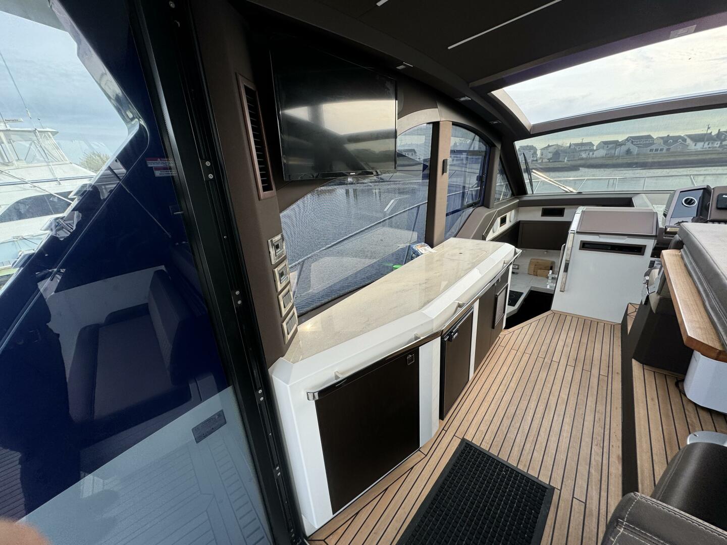 Slide: The Image of Galeon 425 HTS 2021 - 5500337