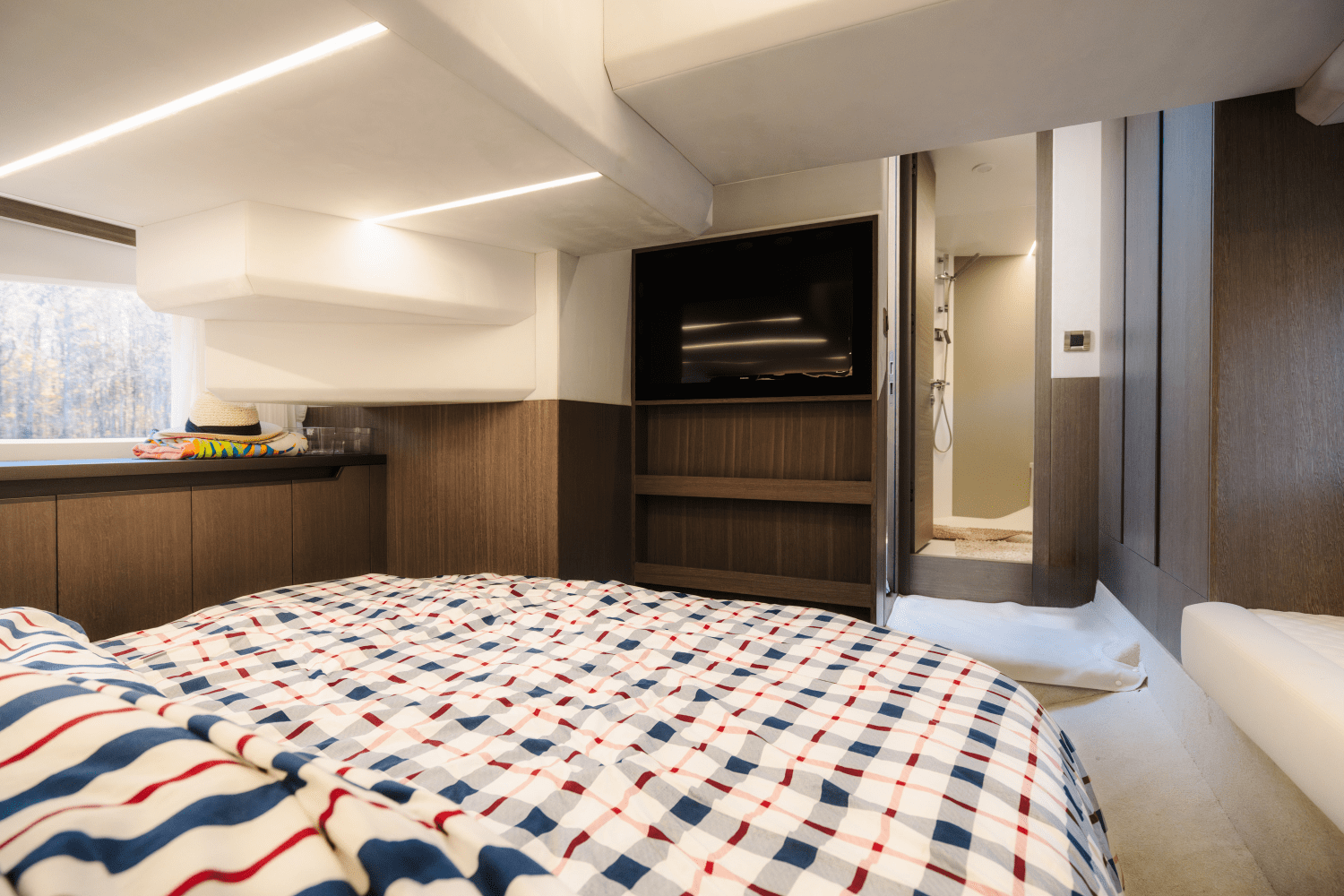 Slide: The Image of Galeon 425 HTS 2023 - 11