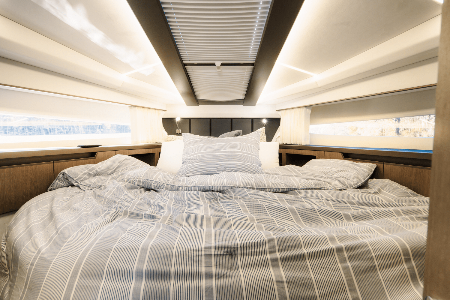 Slide: The Image of Galeon 425 HTS 2023 - 15