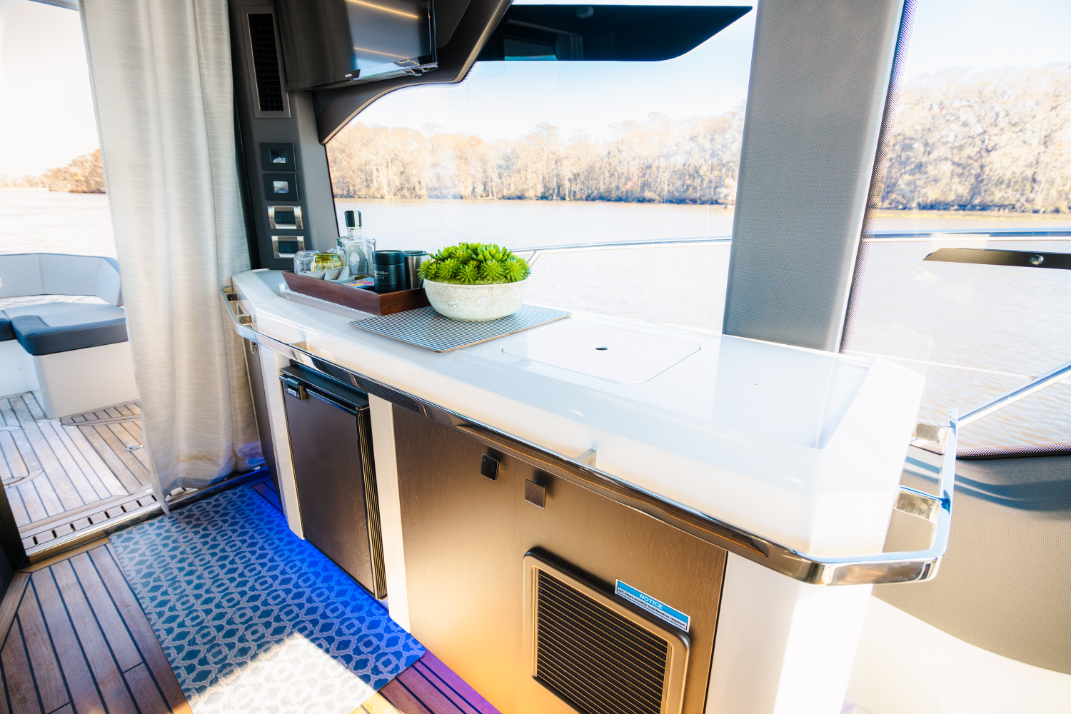 Slide: The Image of Galeon 425 HTS 2023 - 22