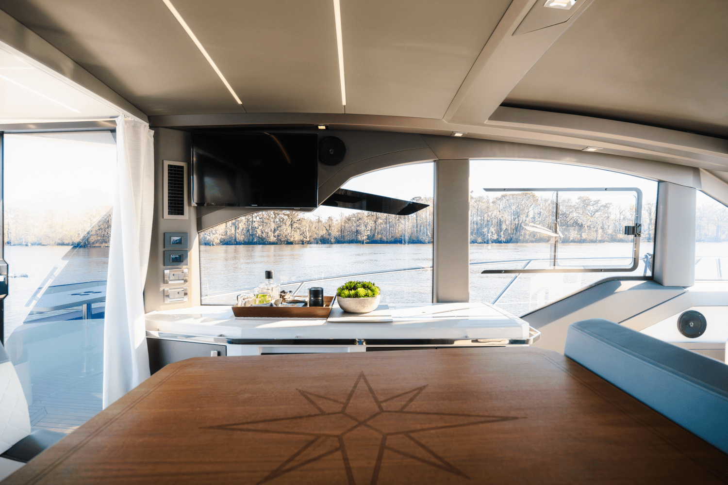 Slide: The Image of Galeon 425 HTS 2023 - 33