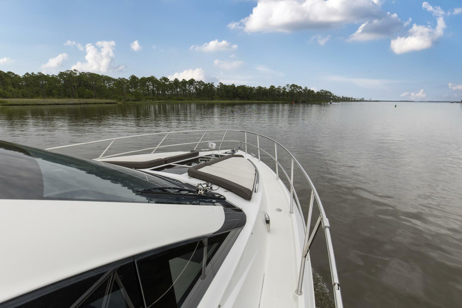 Slide: The Image of 2020 43 Galeon HTC _Sea La Vie_ Bow - 5344051