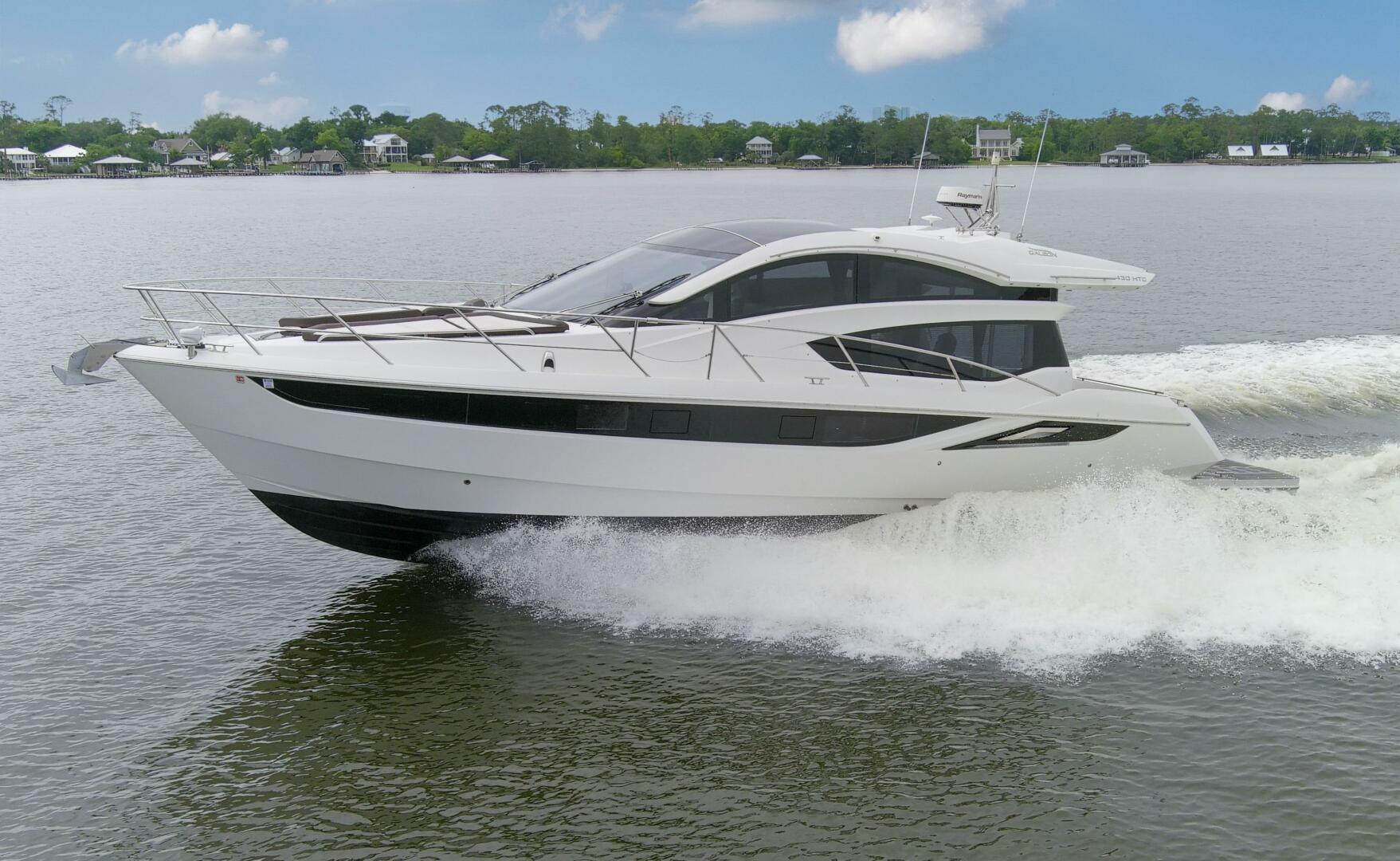 Slide: The Image of 2020 43 Galeon HTC _Sea La Vie_ Exterior (5) - 5344052