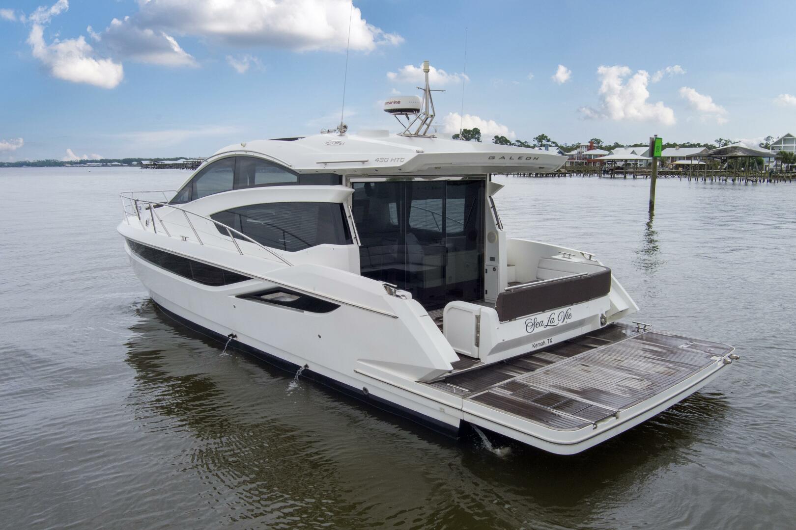 Slide: The Image of 2020 43 Galeon HTC _Sea La Vie_ Port Stern Profile - 5344060