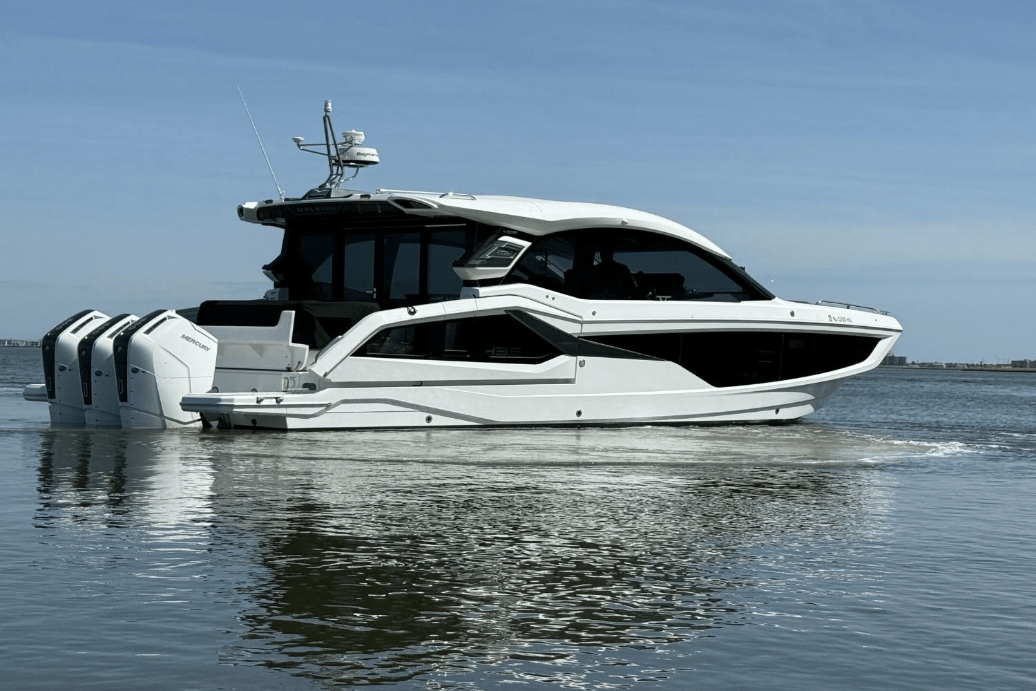 Slide: The Image of Galeon 435 GTO 2025 - 12