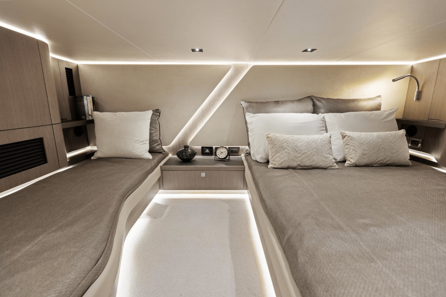 Slide: The Image of Galeon 435 GTO 2025 - 39