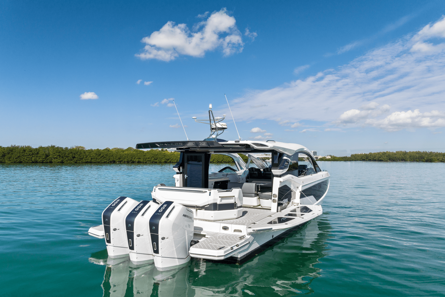 Slide: The Image of Galeon 435 GTO 2026 - 16