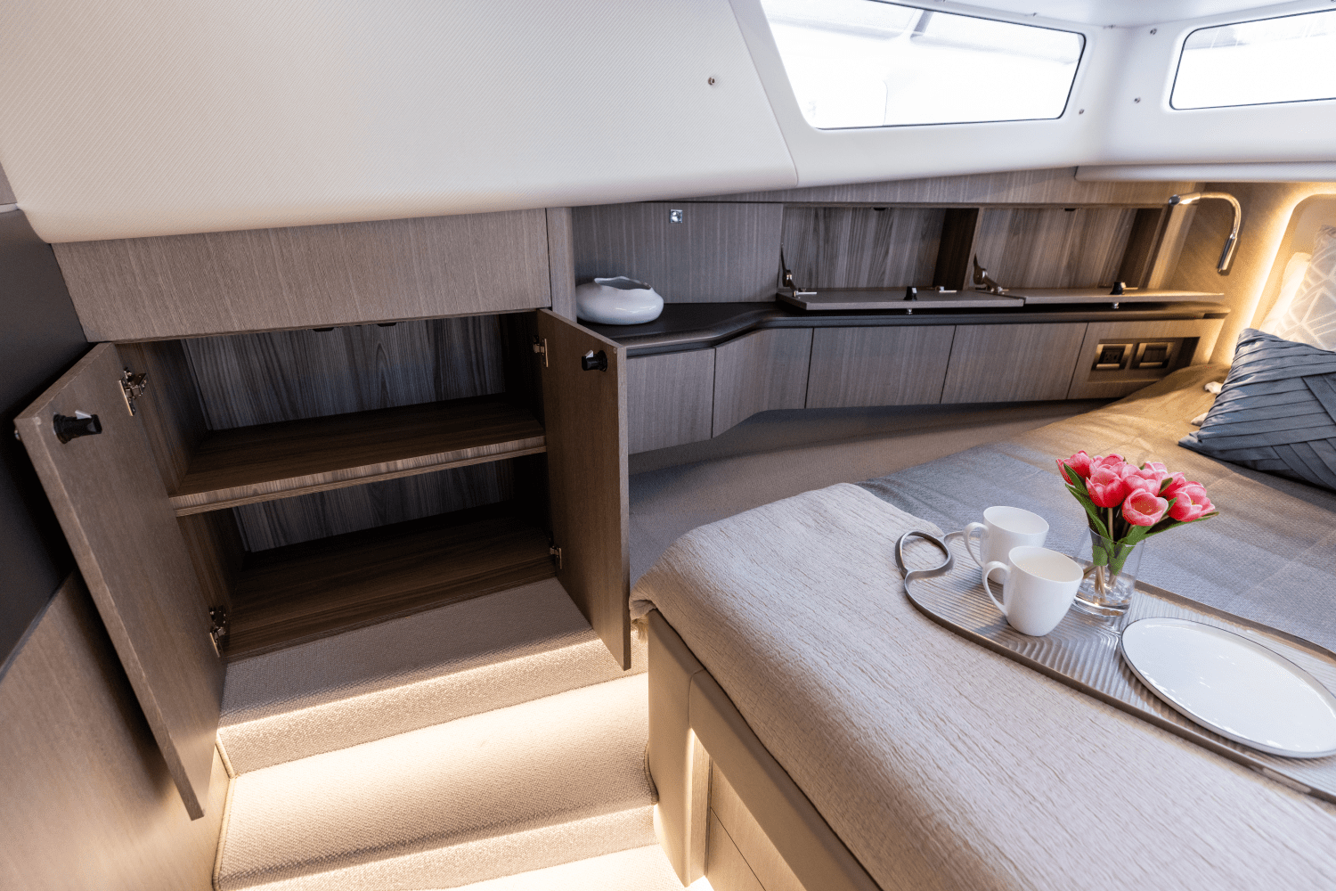 Slide: The Image of Galeon 435 GTO 2026 - 48