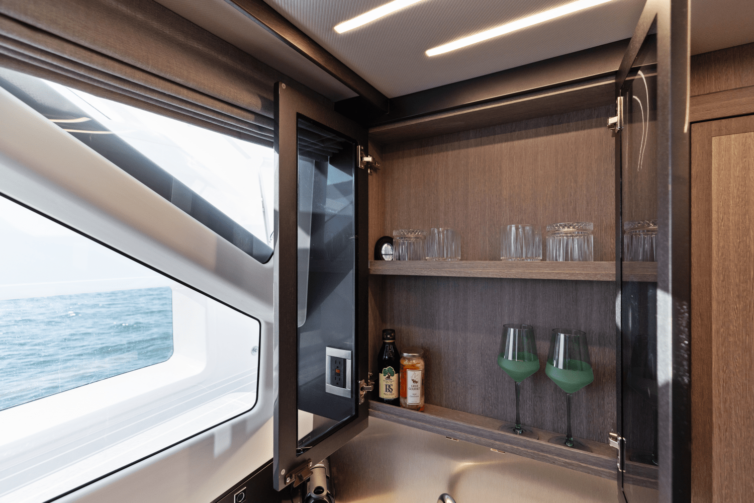 Slide: The Image of Galeon 435 GTO 2026 - 56