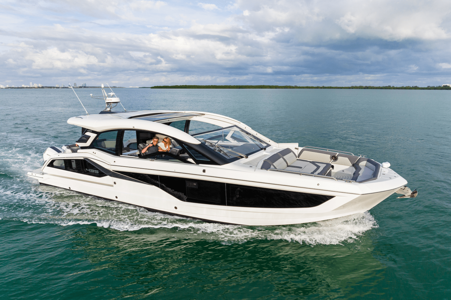 Slide: The Image of Galeon 435 GTO 2026 - 9